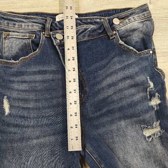 Risen Jeans Matt Crossover Girlfriend Distressed Denim Size 13 (31) High Rise - Picture 13 of 13